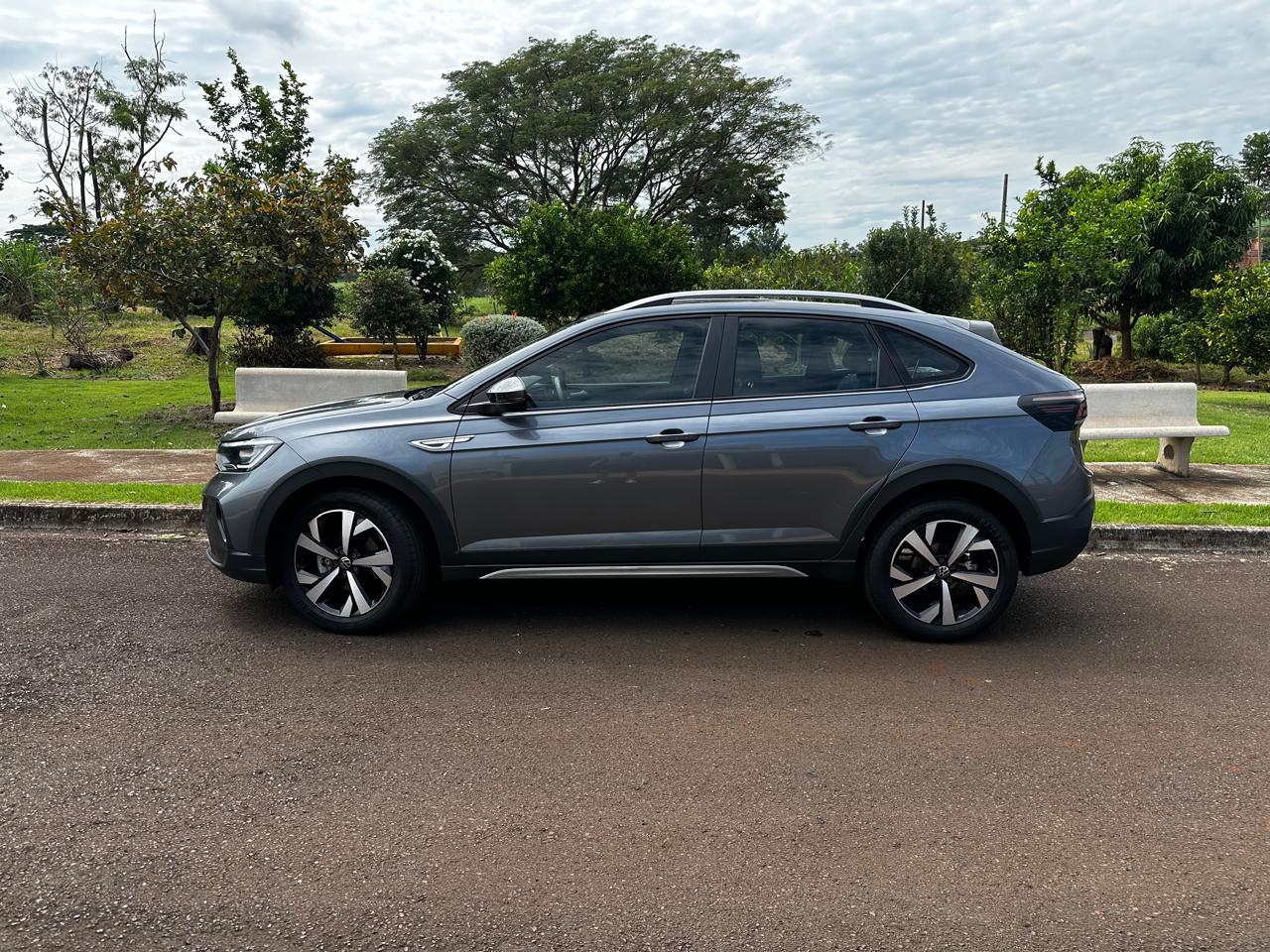 VW - VolksWagen Nivis 1,0 Tsi Highline / Confortline