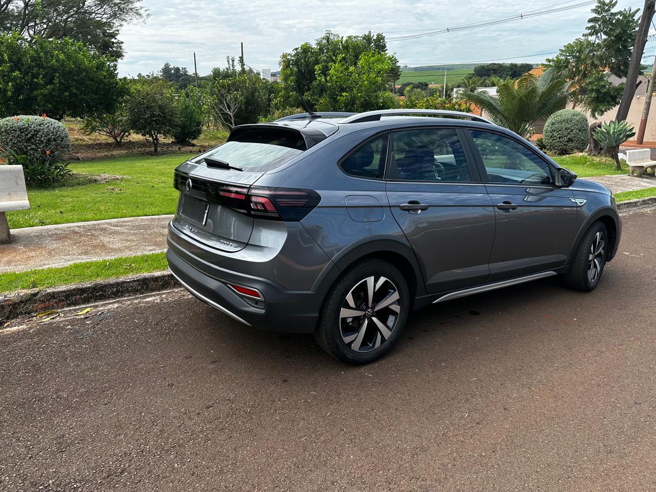 VW - VolksWagen Nivis 1,0 Tsi Highline / Confortline