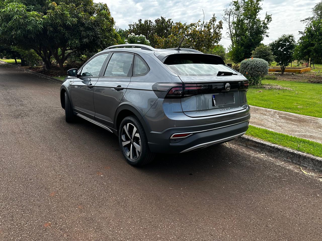VW - VolksWagen Nivis 1,0 Tsi Highline / Confortline